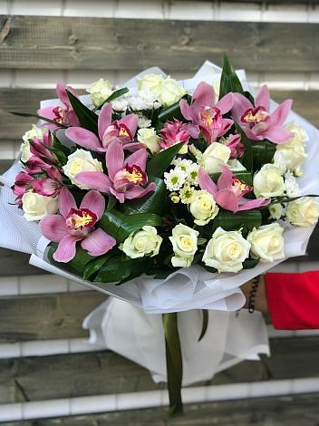 Букет цветов из: Розы и Хризантемы в Болычево