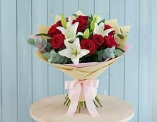 Букет цветов из:  Лилии и Розы в Болычево