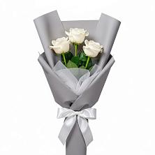 Букет 3 белые розы в Болычево