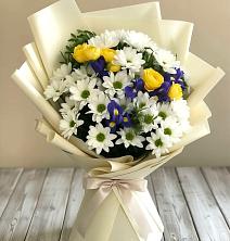 Букет цветов из:  Ирисы, Хризантемы и Розы в Болычево