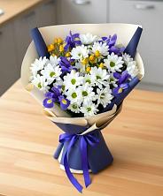 Букет цветов из:  Розы, Ирисы и Хризантемы в Болычево