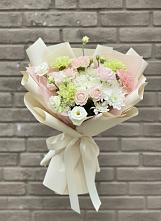 Букет цветов из:  Гвоздики, Розы, Лизиантусы и Хризантемы в Болычево