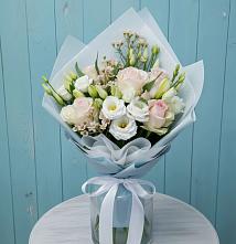 Букет цветов из:  Розы и Лизиантусы в Болычево
