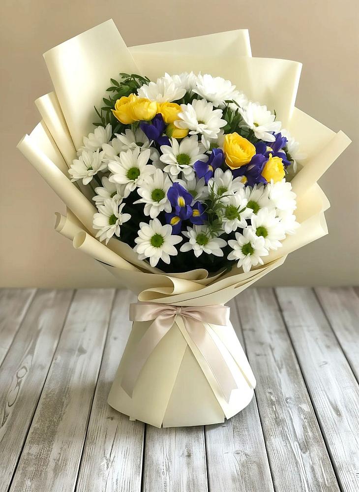 Букет цветов из: Ирисы, Хризантемы и Розы в Болычево