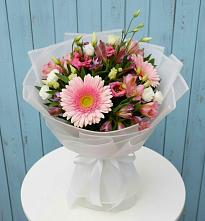 Букет цветов из:  Герберы, Альстромерии и Лизиантусы в Болычево