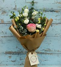 Букет цветов из:  Розы и Лизиантусы в Болычево