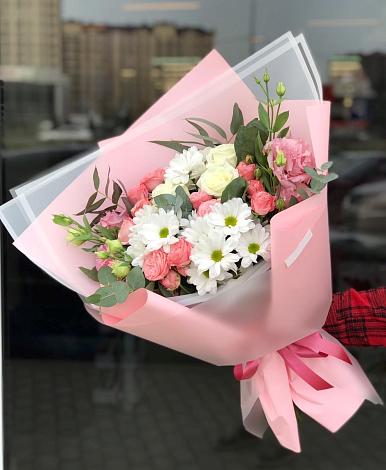 Букет цветов из: Розы, Лизиантусы и Хризантемы в Болычево